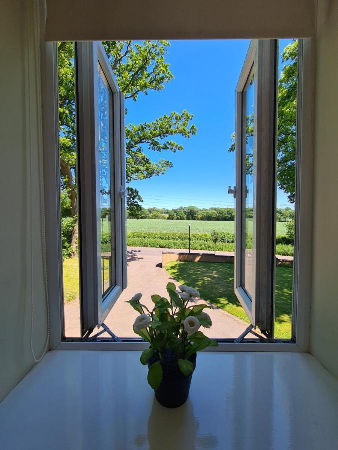 Beautiful Country Apartment, Rated Exceptional Coventry Exteriör bild